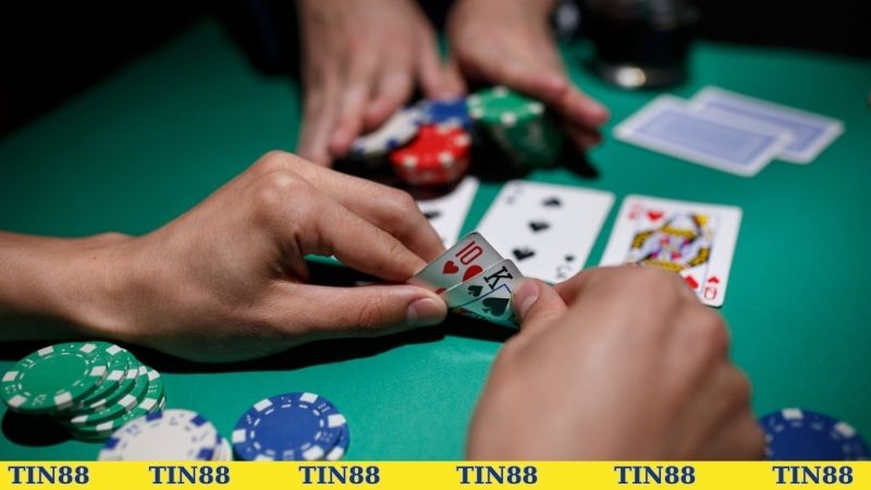 Hướng dẫn cách chơi Poker trực tuyến